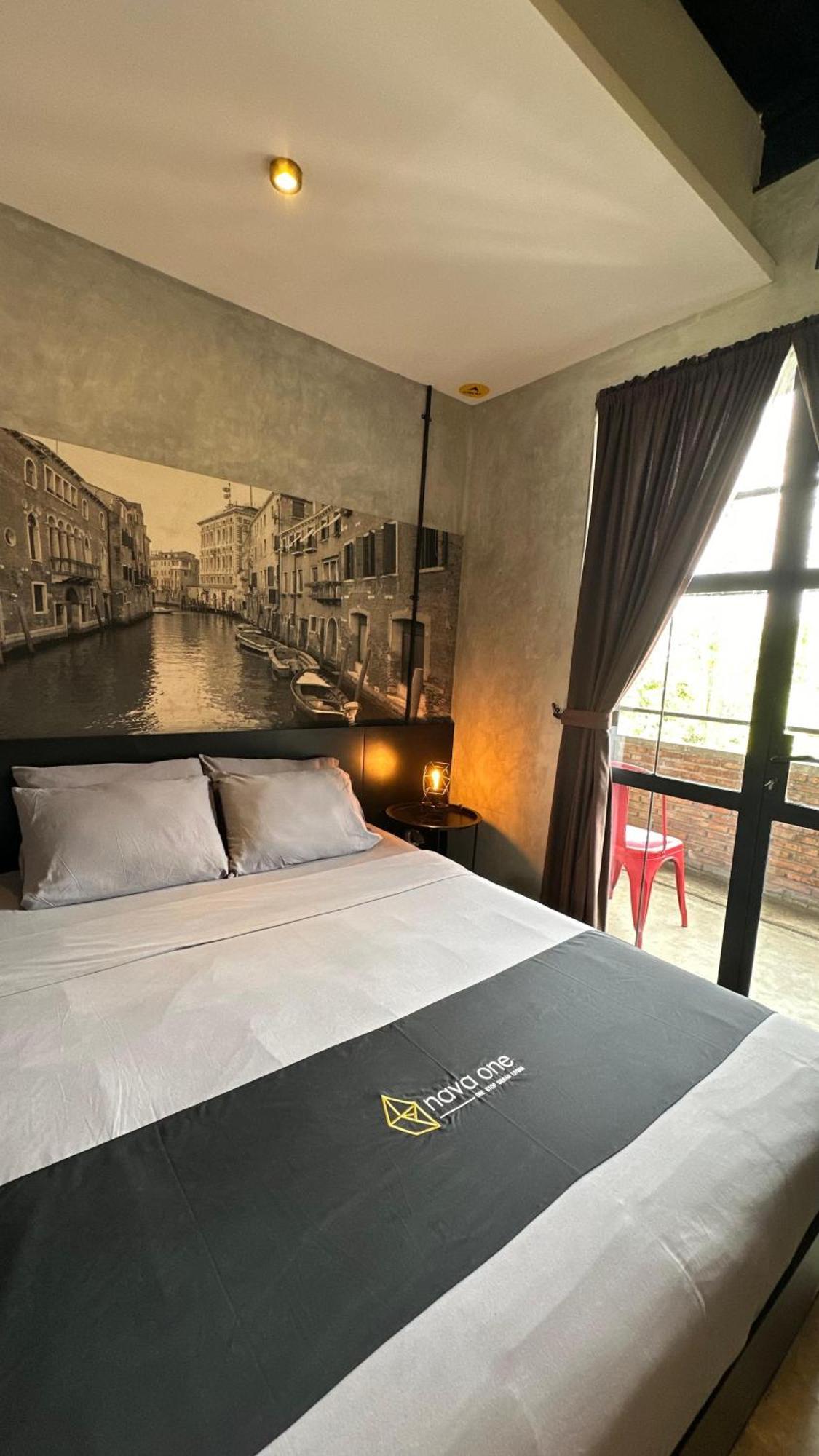 Nava One Hotel Семаранг Екстериор снимка
