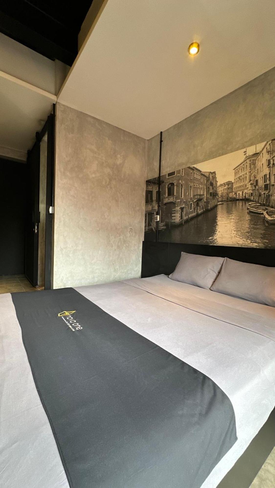 Nava One Hotel Семаранг Екстериор снимка