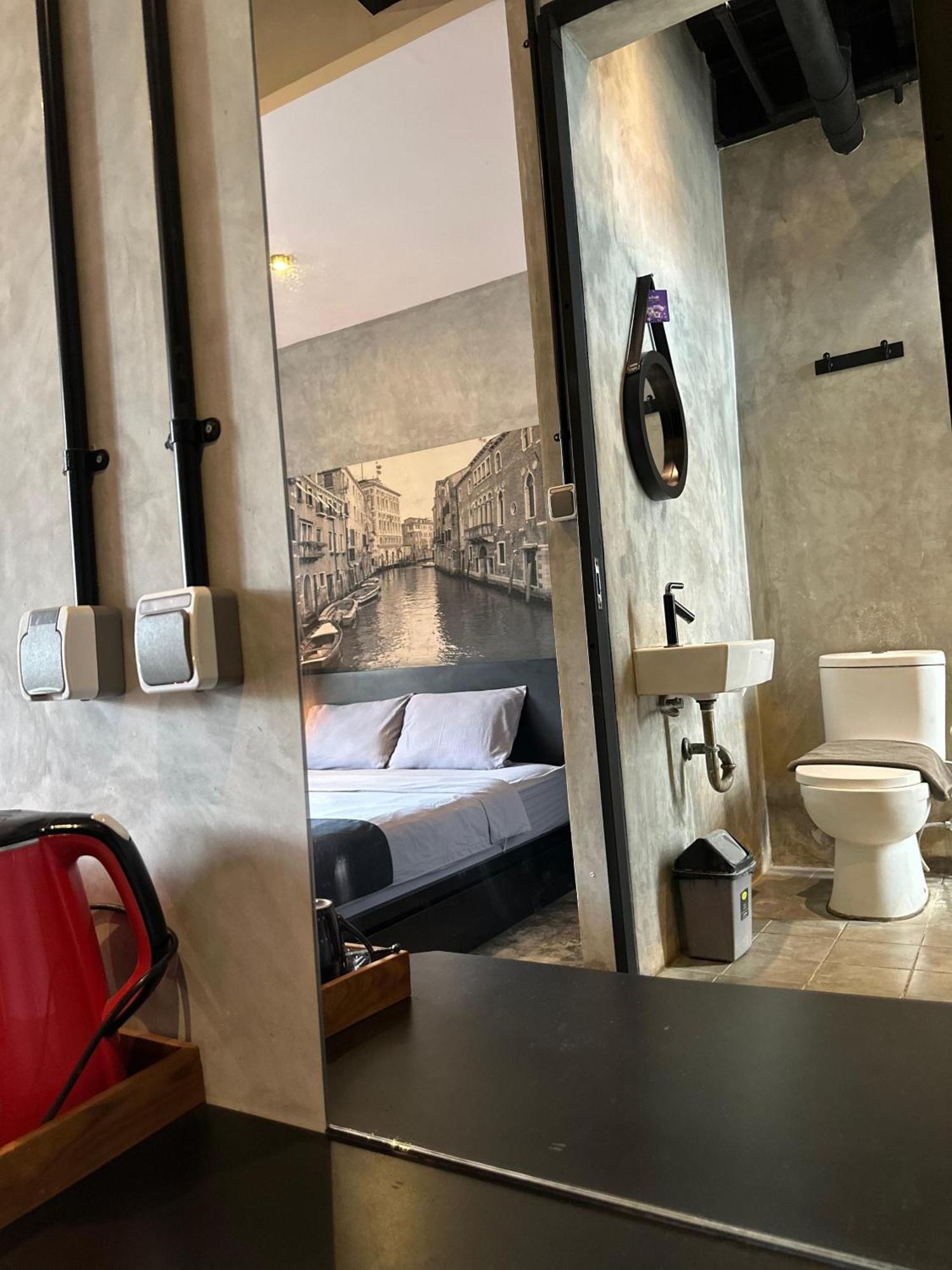 Nava One Hotel Семаранг Екстериор снимка